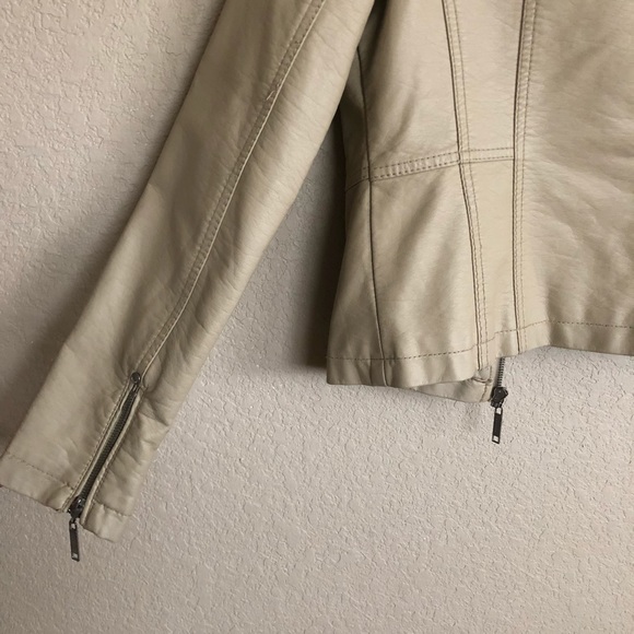 ❌SOLD❌ Tan JouJou Small Faux Leather Jacket w/ Hood - Picture 6 of 10